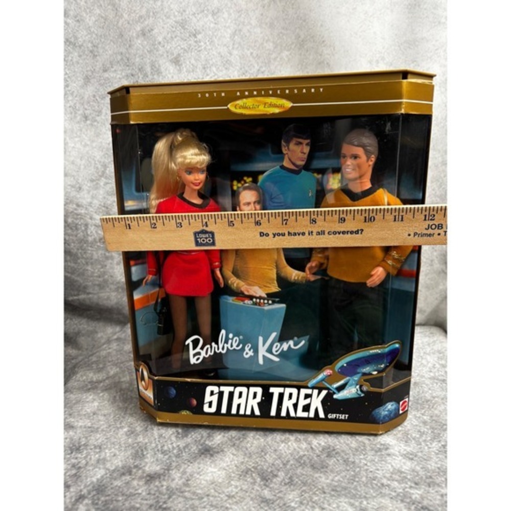 Star Trek Barbie & Ken Gift Set 1996 Mattel 30th Anniversary Collector Edition - Picture 7 of 14